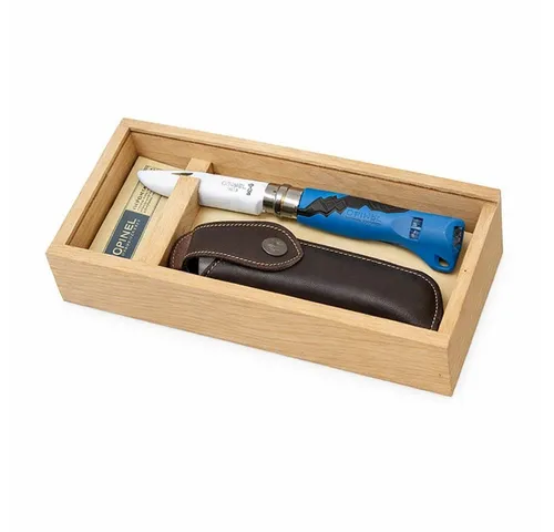 Opinel Kindermesser OUTDOOR JUNIOR blau mit Holzbox - Das Opinel Kindermesser OUTDOOR JUNIOR in blau bietet eine sichere Klinge mit runder Spitze und praktische Virobloc-Arretierung. Ideal für kleine Abenteurer, geliefert in einer stilvollen Holzbox.