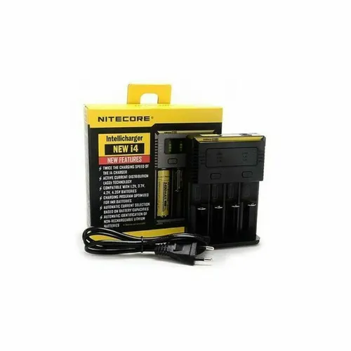 Nitecore Akku-Ladegerät Intellicharger New i4, 4 Ladeschächte - Universal Ladegerät für NiMH, Li-Ion und LiFePO4 Akkus. Mit automatischer Selektion des optimalen Ladeprogrammes und Schutzsystemen für maximale Sicherheit.