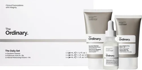 The Ordinary The Daily Set Geschenkset - Gesichtsreinigung für Damen, feuchtigkeitsspendend und ideal für eine strahlende Haut. Das Set enthält Reinigung, Gesichtscreme und Serum für eine intensive Pflege.