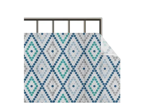 Bilderdepot24 Balkonsichtschutz Fliesenoptik Marokkanische Blau – 1m bis 10m - Gestalte deinen Balkon mit unserem stilvollen Sichtschutz in Fliesenoptik! Aus robustem Mesh gefertigt, bietet er nicht nur Sichtschutz, sondern auch Wetterbeständigkeit und einfache Montage. Ideal für eine persönliche Oase im Freien!