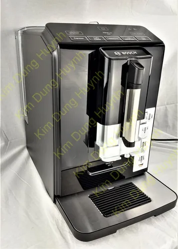 Bosch Kaffeevollautomat VeroCup 100, 1300 W, schwarz - Kaffeevollautomat mit SensoFlow System für optimale Brühtemperatur und volles Aroma. OneTouch Function für einfache Zubereitung von Espresso, Cappuccino und Latte Macchiato.