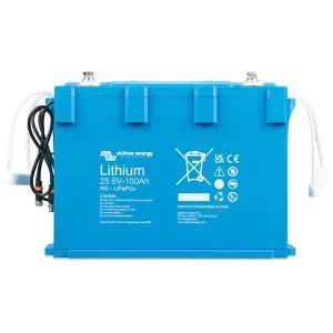 Victron LiFePO4 25,6V/100Ah NG Batterie - Hohe Effizienz und Langlebigkeit - Autobatterien mit IP-Schutz gegen Staub und Wasser, ideal für anspruchsvolle Umgebungen und flexible Integration in Energiesysteme.