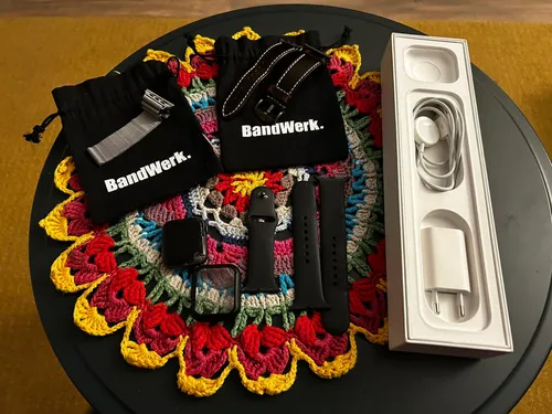 Apple Watch Series 5 44mm - Sportlich & Funktional - Smartwatch mit 32GB Speicher, Herzfrequenzmessung und Always-On Retina Display. Ideal für Fitness und Alltag, wasserdicht und mit zahlreichen Sensoren.