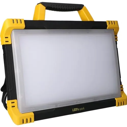 LED-Baustrahler Fluter 80W mit Steckdosen - Arbeitsleuchte mit 80W Leistung, IP54 Schutz und zwei praktischen Steckdosen – ideal für Baustellen und Outdoor-Einsätze.