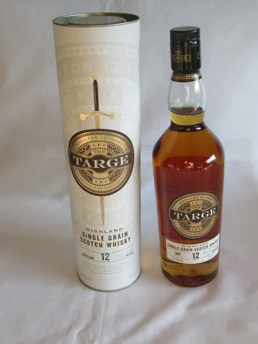 Targe Single Grain Scotch Whisky 12 Jahre 0,7l - Whisky in eleganter Dose, 12 Jahre gereift für einen vollmundigen Geschmack – ideal für Genießer und Sammler.