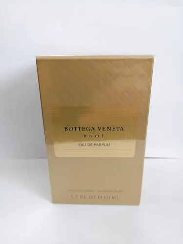Bottega Veneta Knot 50ml Eau de Parfum - Unisex Duft mit frischen Kopfnoten von Limette und Neroli, ideal für jeden Anlass und versprüht Eleganz.