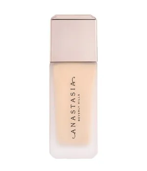 ANASTASIA Beverly Hills Impeccable Blurring Second Skin Matte Foundation 35 ml Shade 3 - 1N - Make-up für ein makelloses Finish, kaschiert Poren und Falten bis zu 12 Stunden lang. Mit Hyaluronsäure für feuchtigkeitsspendende, samtig-matte Deckkraft – ideal für alle Hauttypen.