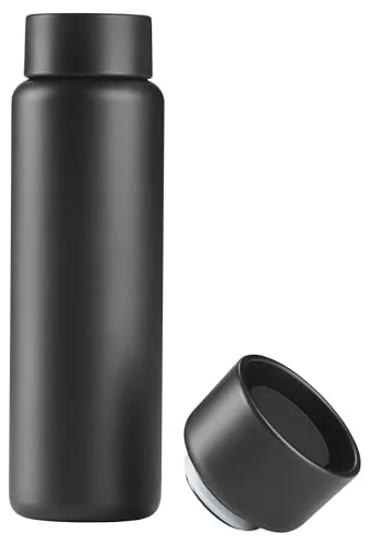 Zone Denmark Singles Thermobecher 650ml Black - Vielseitiger Thermobecher mit zwei Deckeln für individuelle Nutzung. Hält Getränke bis zu 12 Stunden heiß oder kühl. Ideal für unterwegs und perfekt für Kaffee- und Wasserliebhaber.
