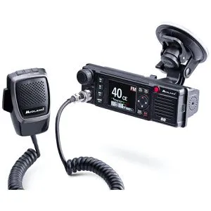 Midland M 88 CB Multistandard Funkgerät - Funkgerät für 12V und 24V mit Digital Squelch für störungsfreien Empfang, ideal für europäische Normen und ausgestattet mit Notruffunktion und Suchlauf.