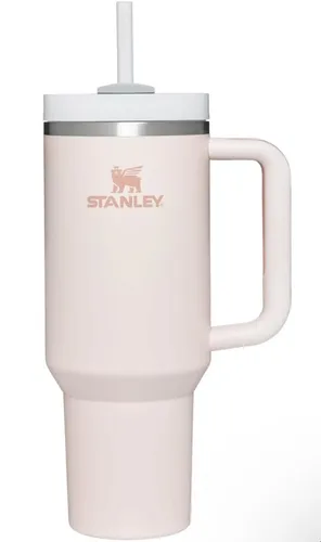 Stanley Thermobecher THE QUENCHER H2.0 FLOWSTATE 1.18L - Thermobehälter mit Vakuum-Isolierung, hält Getränke bis zu 11 Stunden kalt und bietet drei Trinkoptionen für maximalen Komfort.