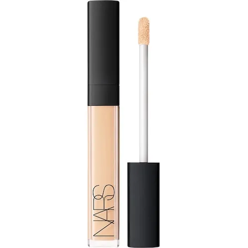 NARS Radiant Creamy Concealer 6 ml Cannelle - Beliebtester Concealer aus den USA, der Makel, feine Linien und dunkle Augenschatten sofort verdeckt. Mit feuchtigkeitsspendender Textur für ein strahlendes Finish. Ideal für einen frischen, natürlichen Look.