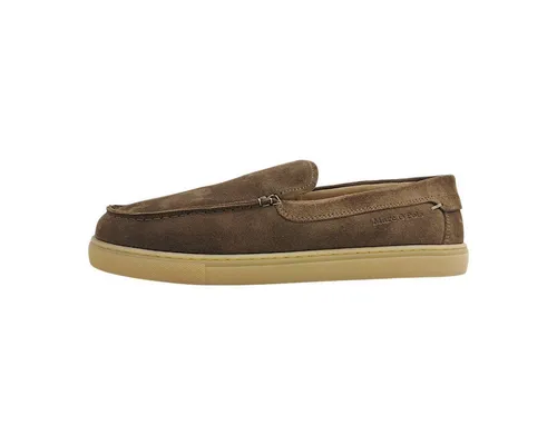 Marc O’Polo Mokassin Slipper 60229253203325718 - Braun - 45 - Eleganter Mokassin für Herren in dunkeltaupe mit rutschhemmendem Profil und flexibler Laufsohle. Hoher Tragekomfort und stilvolles Design für den Alltag.
