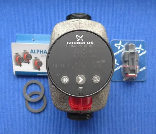 Energiespar-Thermostat Alpha 2 25-40 - Heizungspumpe mit bis zu 80% Energieeinsparung, automatischer Nachtstartfunktion und kompakter Bauweise für einfache Installation.