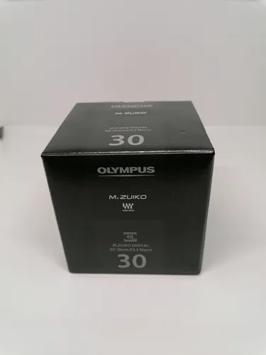 Olympus M.Zuiko Digital ED 30mm F3.5 Macro Objektiv - Makroobjektiv für MFT-Kameras, ideal für detailreiche Nahaufnahmen mit einer maximalen Blende von f/3,5 und nur 128g Gewicht.