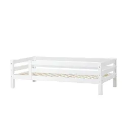 Kinderbett ECO Luxury, weiß - Hochwertiges Kinderbett in Weiß, Maße: 99x62 cm, mit flexiblem Rausfallschutz und umweltfreundlicher Oberfläche. Perfekt als Tagesbett oder Sofa-Bett für das Kinderzimmer.