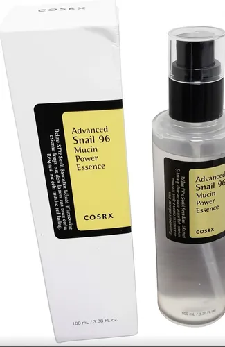 COSRX Advanced Snail 96 Mucin Power Essence 100 ml - Die COSRX Advanced Snail 96 Mucin Power Essence ist eine leichte Hautpflege mit 96,3% Schneckensekret. Sie spendet intensiv Feuchtigkeit und verbessert die Hauttextur für ein strahlendes Hautbild.
