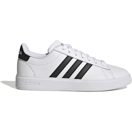 adidas Grand Court 2.0 Damen Sneaker - Stylische Tennisschuhe aus Kunstleder mit CloudFoam Comfort-Einlegesohle für optimale Dämpfung; ideal für Freizeit und Sport.