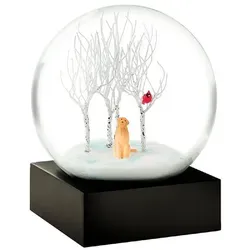 CoolSnowGlobes Labrador im Wald Schneekugel - Nussknacker mit handgefertigtem Design, das spielerische Eleganz in Ihr Zuhause bringt. Die 10 cm große Schneekugel zeigt einen Labrador und einen Kardinal in einem verzauberten Wald.