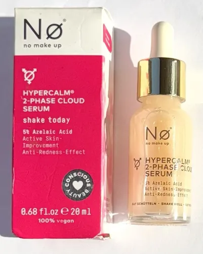 Nø Cosmetics shake tøday Hypercalm 2-Phase Serum 20 ml - Beruhigendes 2-Phasen-Serum mit 5 % Azelainsäure und Ceramiden. Ideal zur Unterstützung der Hautpflege bei Irritationen und Rötungen. Für ein ausgeglichenes Hautgefühl, einfach vor der Anwendung schütteln!