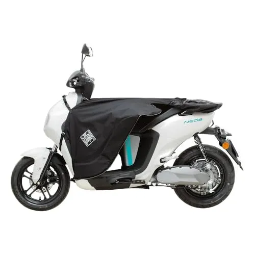TUCANO URBANO TERMOSCUD® Easy E19 SCHWARZ - Der vielseitige Fußsack für Roller mit flachem Trittbrett, ideal für kalte Tage und optimalen Komfort während der Fahrt.