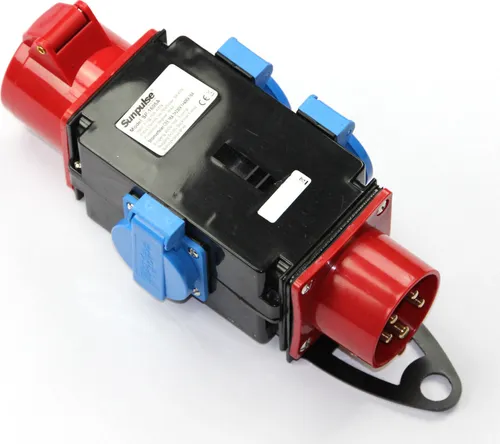 Baustromverteiler Starkstrom Schuko Adapter 3 x 230V 1 x 400V - Sonstige Kabel & Adapter – Robuster Baustromverteiler mit IP44 Schutz, ideal für Baustellen und Outdoor-Anwendungen, bietet 3 x 230V und 1 x 400V Anschlüsse für maximale Flexibilität.