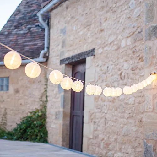 Lights4fun LED-Lichterkette 20er Lampion Lichterkette warmweiß - Lichterketten für stimmungsvolle Gartenpartys: 20 wetterfeste Lampions mit warmweißen LEDs, ideal für Innen- und Außenbereich, einfach zu montieren und platzsparend zu verstauen.