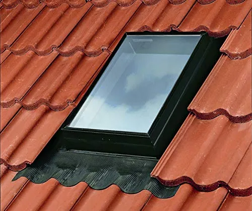 Velux Dachausstieg GVK 0000Z - Energieeffizientes Dachfenster mit 3-fach Verglasung, optimale Wärmeisolierung und pflegeleichte Reinigung für nachhaltiges Wohnen