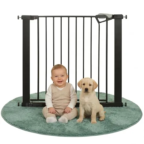 roba® Türschutzgitter easySafe+ - TÜV-geprüft, verstellbar 75-82 cm - Das roba easySafe+ Tür- & Treppenschutzgitter aus robustem Metall bietet sicheren Schutz für Kinder. Mit innovativem Ampelverschluss und bohrfreier Montage ideal für Mietwohnungen. Flexibel erweiterbar für verschiedene Türbreiten.