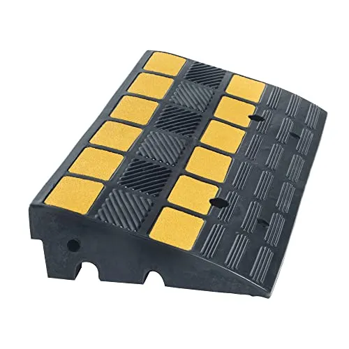Moravia Bordsteinrampe 100 elastisch schwarz/gelb mit 2 Kabelkanälen - Fahrbahnschwelle aus robustem Hartgummi mit Antirutschoberfläche und Reflexstreifen, ideal für barrierefreien Zugang und belastbar bis 40 t.