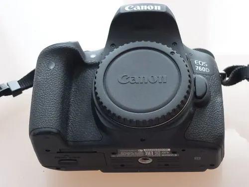 Canon EOS 760D - 24.2MP DSLR Kamera (Schwarz, Nur Gehäuse) - Spiegelreflexkamera mit 24.2MP, AF-Sperre und Touchscreen für kreative Fotografie. Ideal für Hobbyfotografen, die höchste Bildqualität suchen.