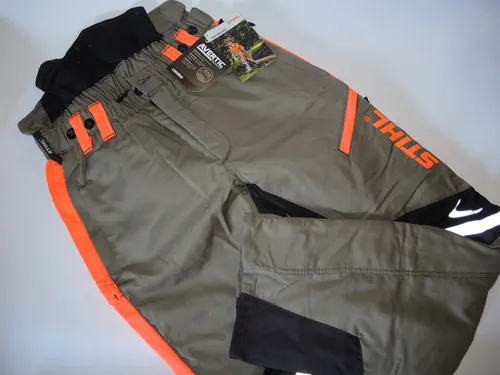 Stihl Hose Bundhose Schnittschutzhose Function Ergo Gr. 64 - Kleidung: Hochwertige Schutzhose mit ergonomischem Design für maximale Bewegungsfreiheit und Sicherheit bei der Arbeit.
