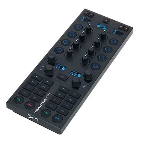 Native Instruments Traktor X1 MK3 B-Stock - B-Stock DJ Controller für nahtlose Integration in Traktor Pro 4, mit 5 OLED Displays und 34 hintergrundbeleuchteten Tastern für optimales visuelles Feedback.