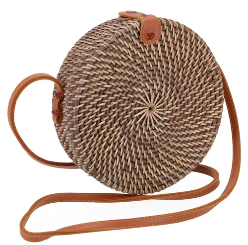 Geflochtene Handtasche - Modell 1 - Körbe: Handgefertigte Rattantasche aus Indonesien, stilvolles Ethno-Design mit einem praktischen Druckknopfverschluss und einem langen Schultergurt.