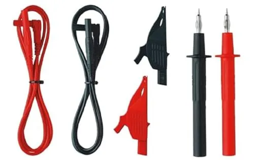 Benning TA 2 Sicherheitsmessleitungsset 6-teilig - Multimeter Zubehör mit 4 mm Stecktechnik, inklusive hochwertiger Messleitungen, ideal für sichere Messungen bis 32 A Strombelastbarkeit.