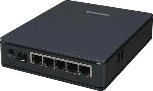 hAP ax S Wi-Fi 6 Router - Schwarz mit 5x Gbit und 2,5G SFP - Leistungsstarker Wi-Fi 6 Router mit bis zu 1800 Mbit/s, ideal für schnelles Streaming und stabile Verbindungen. Fünf Gigabit-LAN-Ports und PoE-Funktion für flexible Einsatzmöglichkeiten.