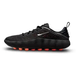 Nike Mind 002 Black Hyper Crimson - 45 - Innovativer Tech-Sneaker mit 22 beweglichen Druckpunkten für ein angenehmes Tragegefühl. Das atmungsaktive Obermaterial und die dämpfende Sohle machen ihn ideal für Alltag und Freizeit. Starke Kontraste in Schwarz und Hyper Crimson sorgen für einen auffälligen Look.