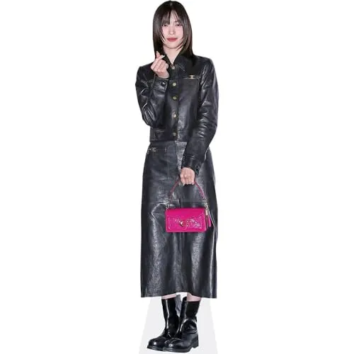 Shin Ryu-jin (Black Outfit) Pappaufsteller lebensgross