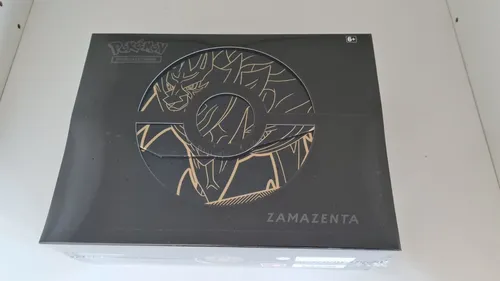 Pokemon Schwert & Schild - Zacian Top Trainer Box Plus (DE) - TCG OVP Displays mit limitierter Auflage, beinhaltet Promo-Karten und Booster für Sammler und Spieler ab 6 Jahren.