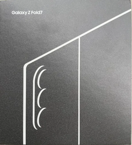 Samsung Galaxy Z Fold 7 256GB Schwarz 5G - Vielseitiges Foldable - Smartphone mit 8 Zoll Dynamic AMOLED Display für Multitasking, 3-fach Zoomkamera und 4.400-mAh-Akku für den ganzen Tag. Ideal für Entertainment und produktives Arbeiten.