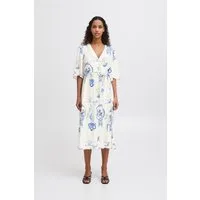 Ichi Midikleid IHLUCIE - Sommerliches Kleid - Gemusterte Kleider mit V-Ausschnitt und 7/8-Länge, ideal für warme Tage, aus hochwertiger Viskose-Leinen-Mischung für hohen Tragekomfort.