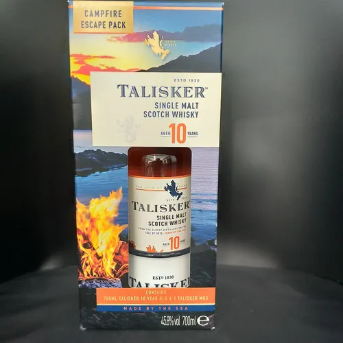 Talisker 10 Years Single Malt Whisky - Campfire Escape Pack - Whisky, 10 Jahre gereift mit 45,8% Alkoholgehalt, ideal für genussvolle Abende am Lagerfeuer.