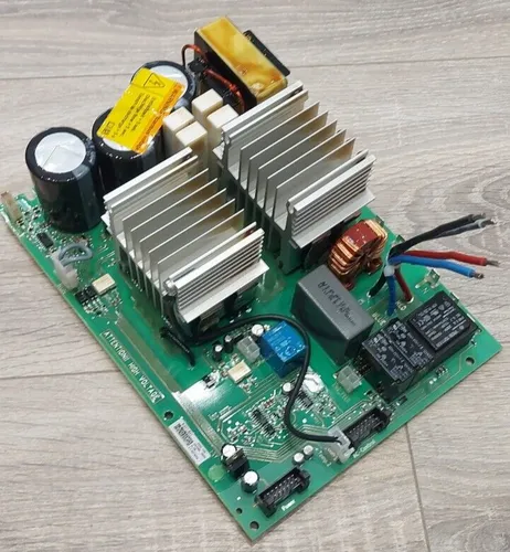 Fronius Symo GEN24 6.0 plus - 3-phasiger Wechselrichter, IP66 Schutzart, mit Wi-Fi und Notstromfähigkeit