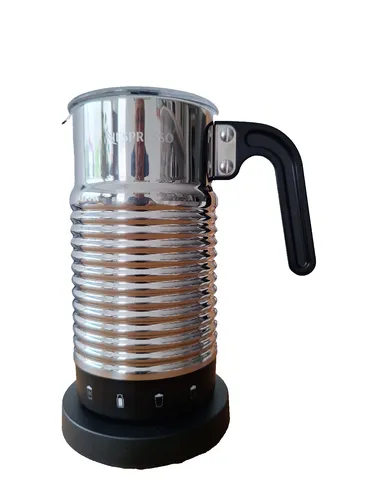 Nespresso Aeroccino 4 Milchschäumer - Milchaufschäumer mit 1000 W Leistung, ideal für cremigen Milchschaum und warme Milch, perfekt für Kaffeeliebhaber.