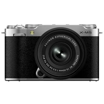 FUJIFILM X-M5 Silber mit XC 15-45mm - Spiegellose Systemkamera mit 26,1 MP Auflösung, ideal für kreative Fotografie und atemberaubende Bildqualität.