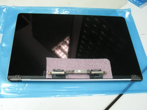 13,3" Original Display für Apple MacBook A1706 - Space Grau - Laptops, hochwertiger 13,3 Zoll Bildschirm in Space Grau, ideal für einen einfachen Austausch und perfekte Passform für dein MacBook Pro A1706.