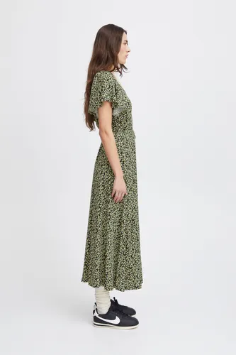 Ichi Maxikleid IHAYA DR4 - Luftiges Midi-Kleid mit Blumenmuster - Gemusterte Kleider, ideal für warme Tage mit einem luftigen Design und charmantem Blumenmuster.