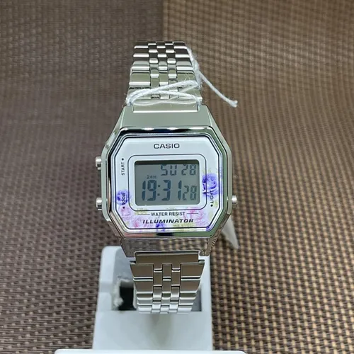 Casio D204 Damenuhr (Ø 28 mm) - Elegante Armbanduhr für Damen mit LED-Licht, 1/100-Sekunden-Stoppuhr und täglichem Alarm – perfekt für den Alltag und stilvolle Anlässe.