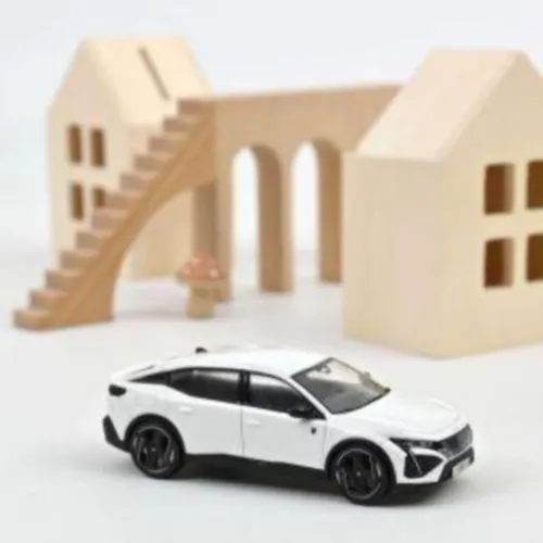 NOREV 1:43 Peugeot 408 GT Hybrid 2023 - pearl white - Modellbau 1:43, detailgetreues Modell des Peugeot 408 GT Hybrid 2023 in elegantem perlweiß, ideal für Sammler und Autoenthusiasten.