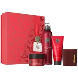 The Ritual of Ayurveda Medium Gift Set - Ganzkörperpflege mit Duschschaum, Körperpeeling, Körpercreme und Duftkerze. Verwöhnen Sie sich mit indischer Rose und Süßmandelöl für eine harmonische Auszeit.