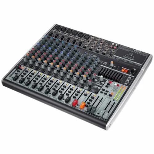 Behringer Xenyx X1832USB Mischpult - 18-Kanal Mischpult mit USB-Anschluss, ideal für professionelle Aufnahmen und Live-Events, ausgestattet mit internem 24-Bit Multieffektgerät und 6 Mikrofoneingängen.
